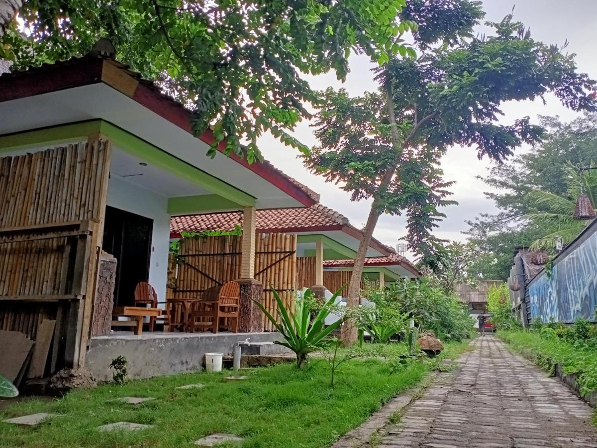Creative Bungalow Beach Front Gili Trawangan Dış mekan fotoğraf